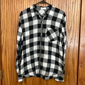 Maurices size Large Black & White Flannel Shirt